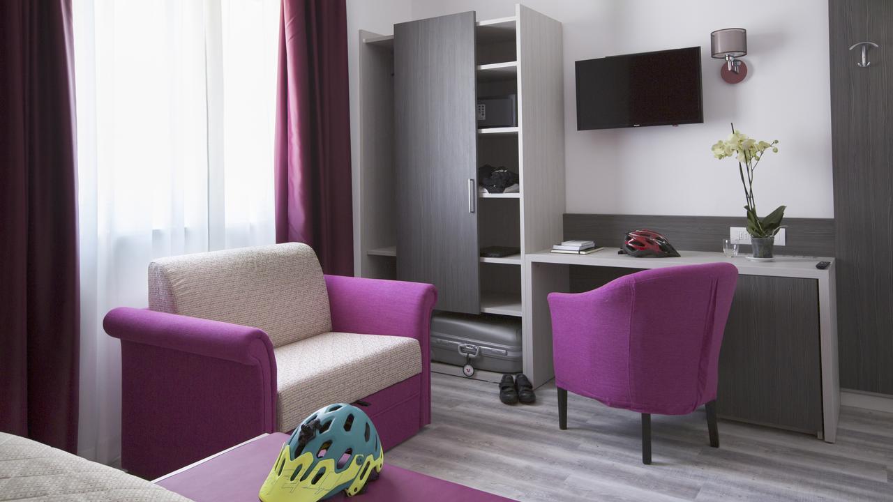 Alma Living Hotel- Al Girarrosto Venzone Buitenkant foto